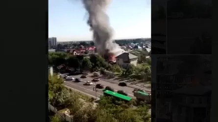 Появилось видео с полыхающим кафе в Алматы