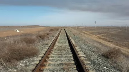 Скорость поездов ограничили в Узбекистане из-за аномальной жары