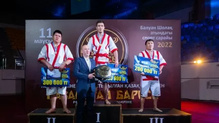 Алматинские палуаны сошлись в схватке на турнире "Алматы барысы" 