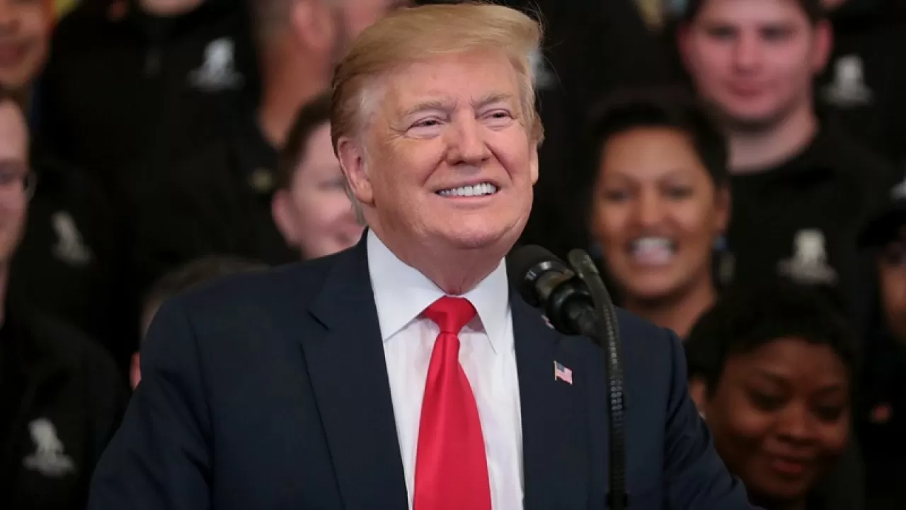 "Наша страна скатилась в ад". Трамп рвется в президенты  