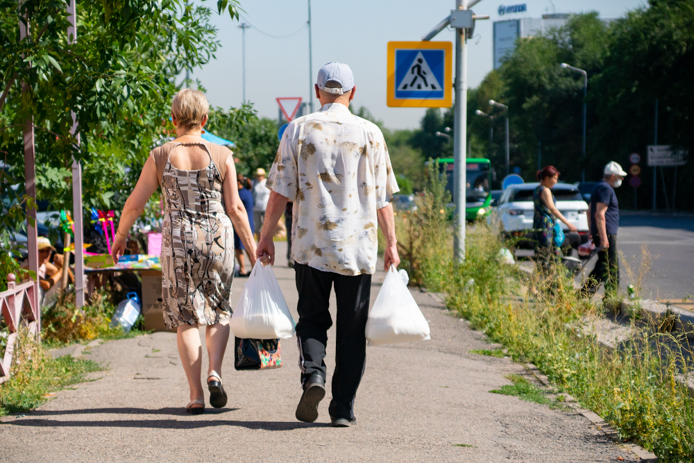 В Алматы стал появляться в продаже сахар. Правда не везде, и дороже 500 тенге.