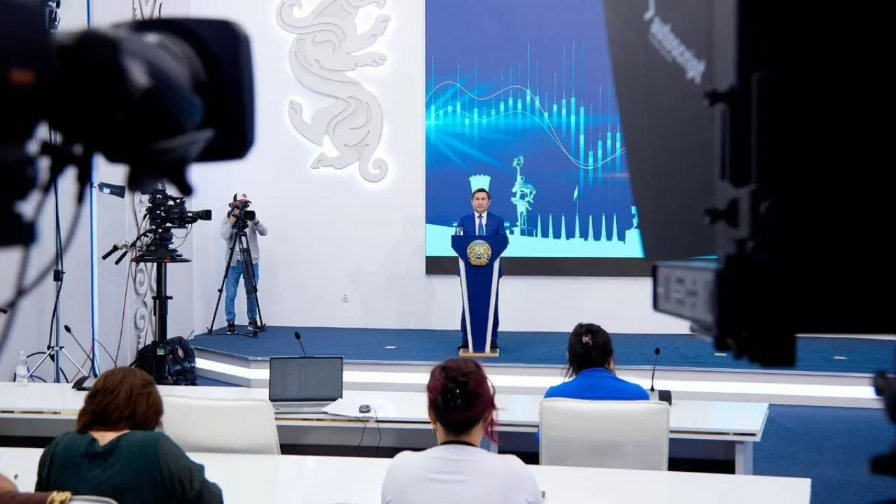 Әйтенов: Шымкент қоқысқа батып бара жатқан жоқ