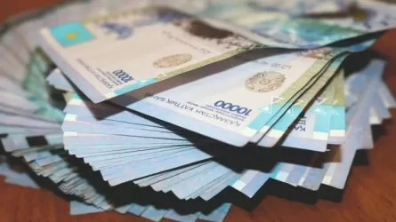 Банковские вклады казахстанцев в тенге выросли на 8,7% за год