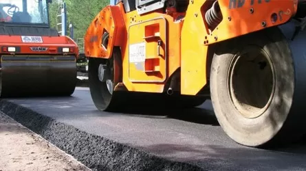 Аким Алматы прокомментировал ситуацию с ремонтом дорог 
