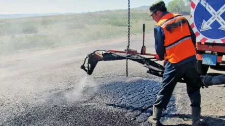 Почему в Алматы вернулись к практике ямочного ремонта дорог 