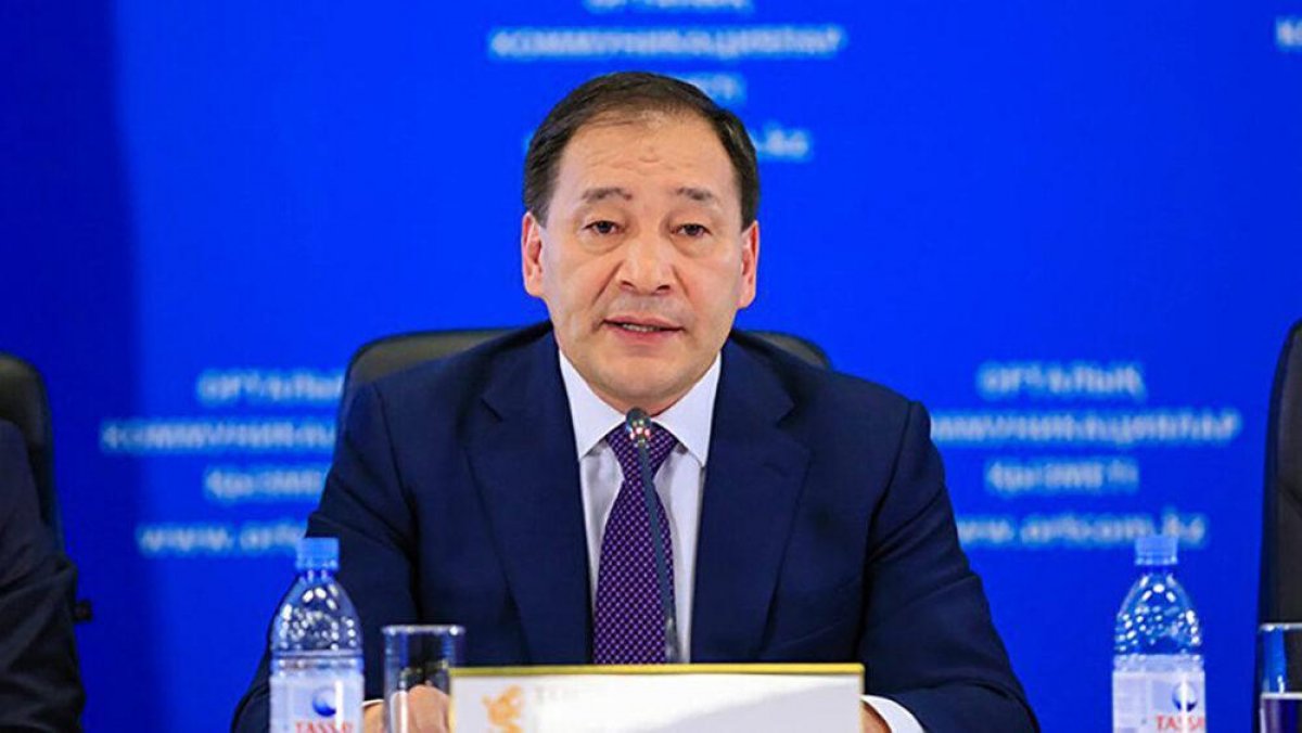 Ералы Тоғжанов оқу орын басшыларының әнұран айтуына көңілі толмады
