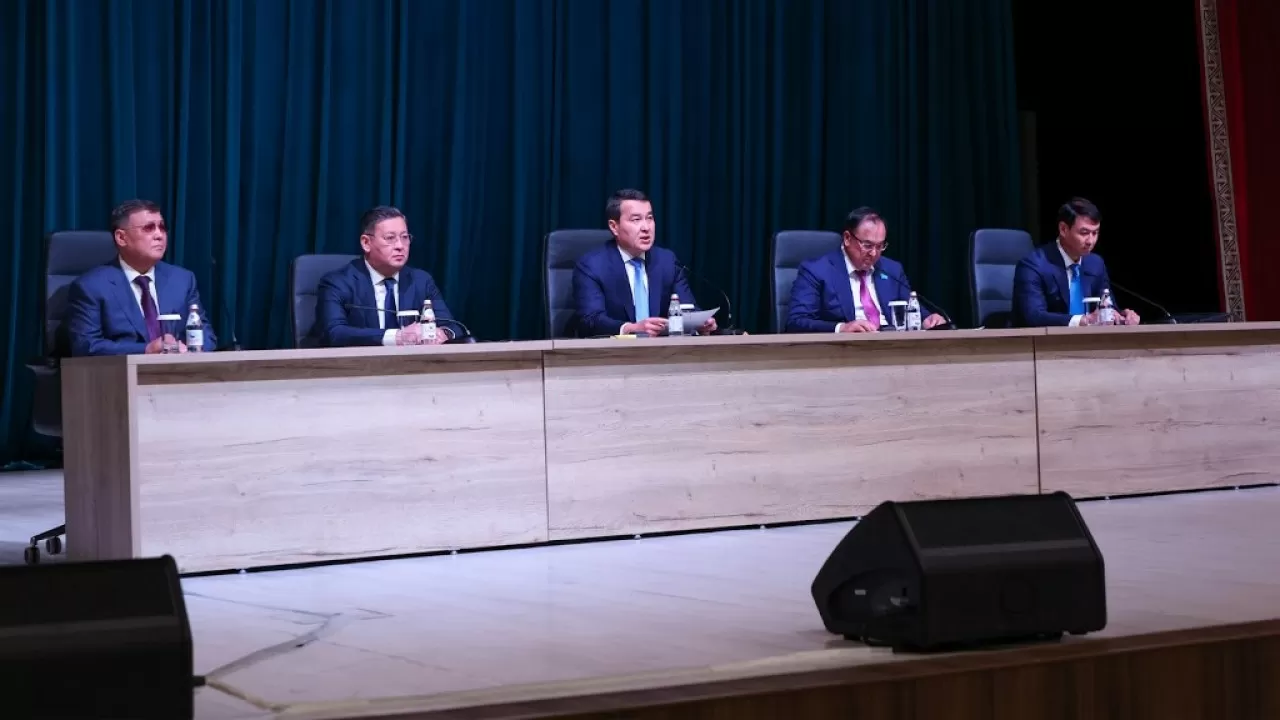 Алихан Смаилов представил нового акима Туркестанской области