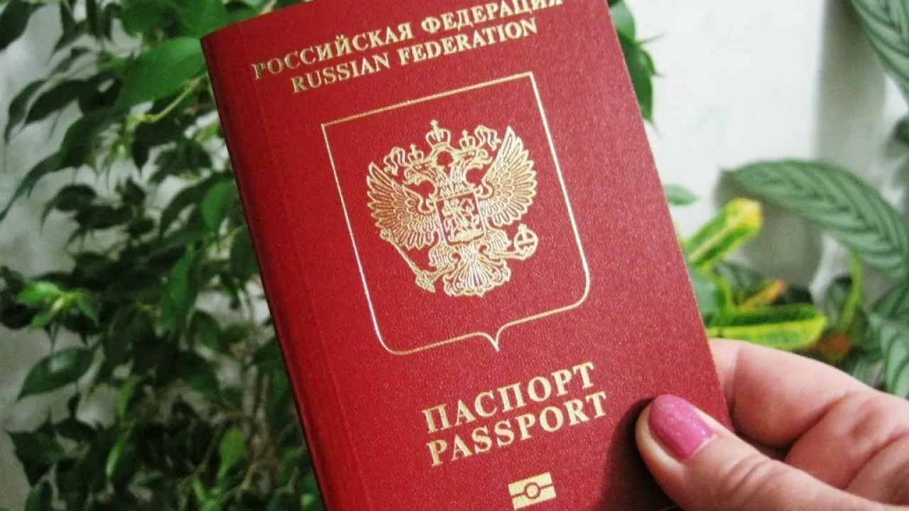 Прекращена выдача паспортов нового образца в России