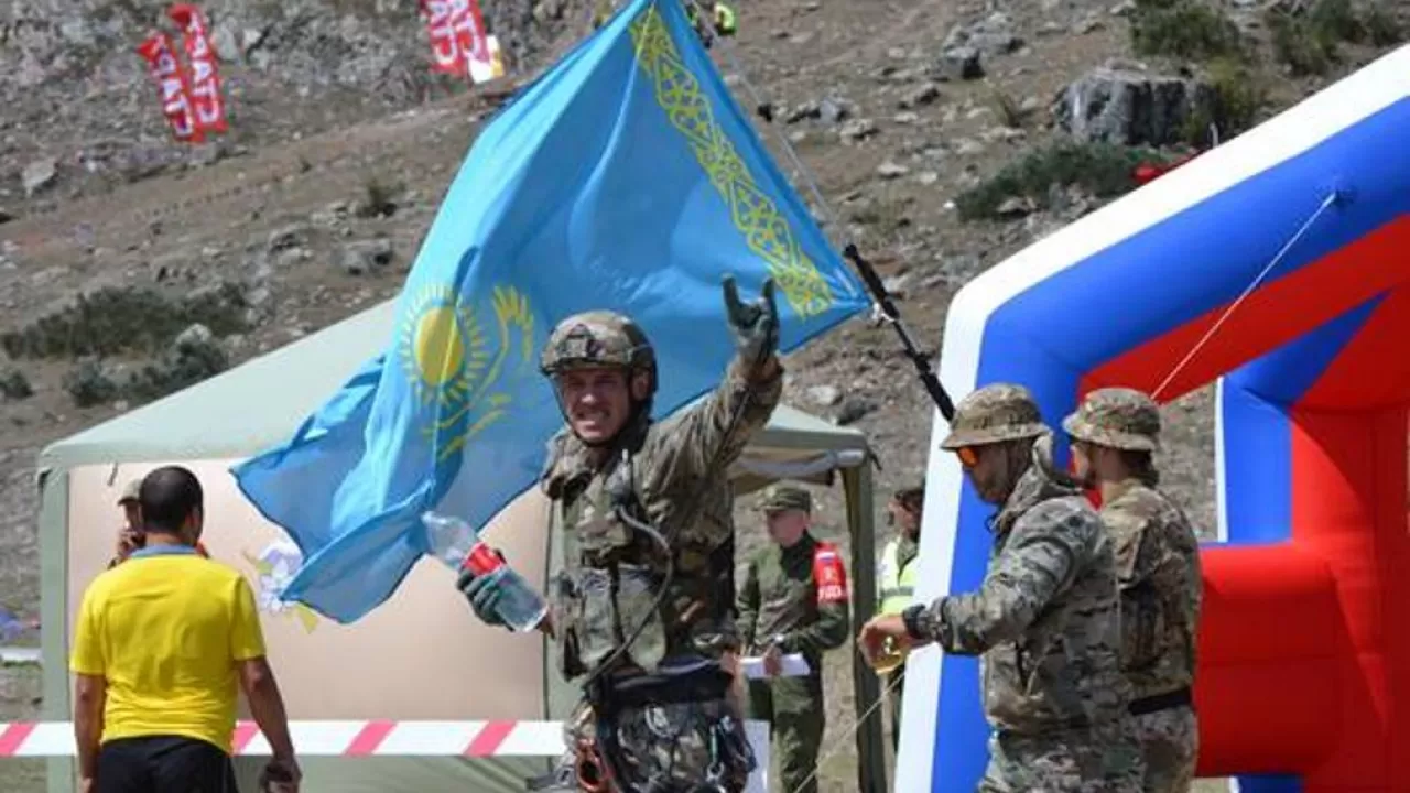 Казахстанцы стали лучшими в военно-прикладном состязании на очередном этапе конкурса "Воин мира"