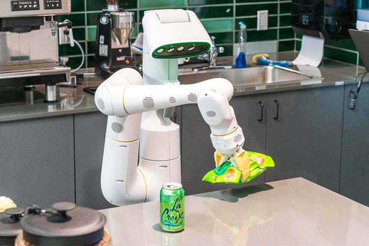 Google делает роботов умнее, объясняя им, что они могут делать, а что нет