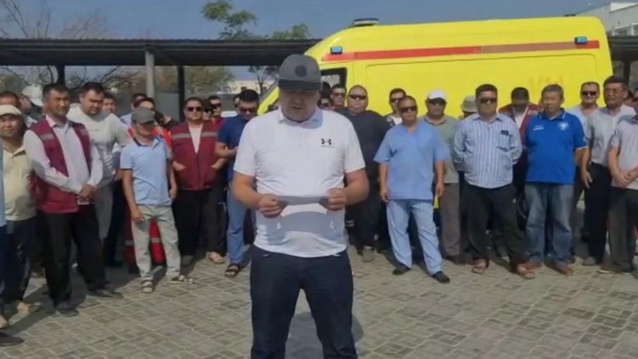 Жаңаөзенде жедел жәрдем қызметкерлері наразылыққа шықты