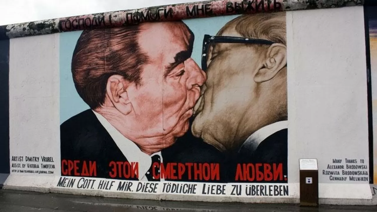 Автор "Братского поцелуя" скончался в Берлине