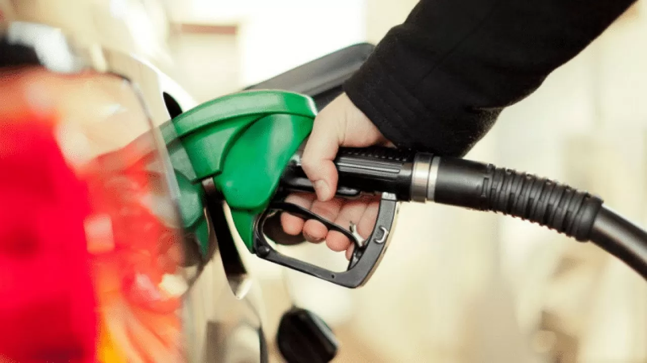 Почти на 16% вырос спрос на бензин в Казахстане