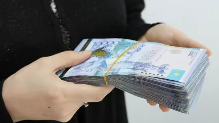 104 млрд тенге отправили за рубеж казахстанцы в июне