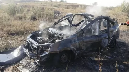 Автомобиль сгорел на заправке в Актобе