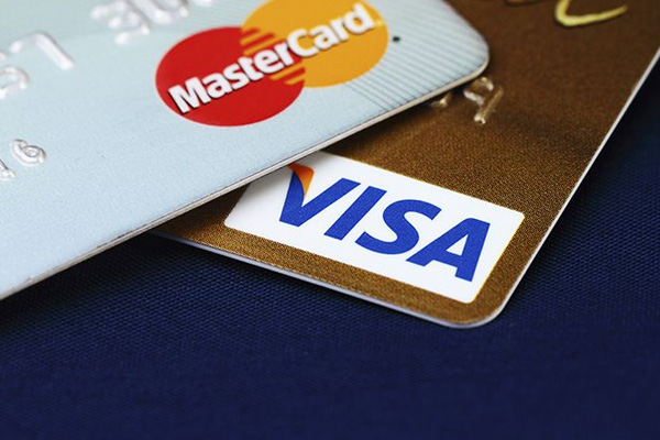 Ресейден Visa мен Mastercard кеткен соң Орталық Азияда банк карталары бірден көбейді