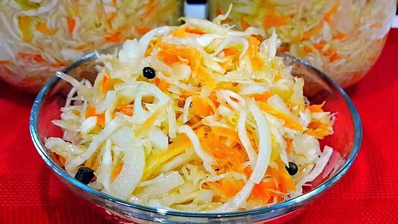 Как защититься от осенней простуды: врач назвал неожиданный продукт  