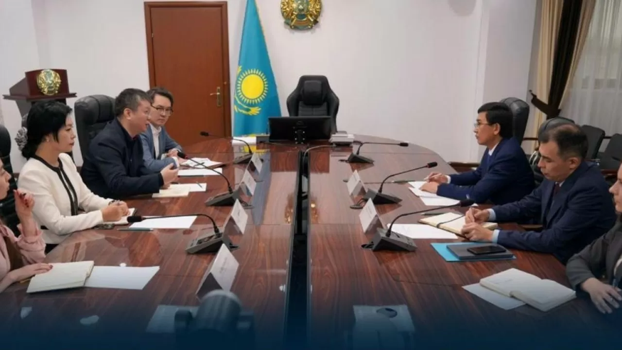 "Meta" өкілдері қазақстандық мұғалімдерге арнайы тренингтер өткізуді ұсынды