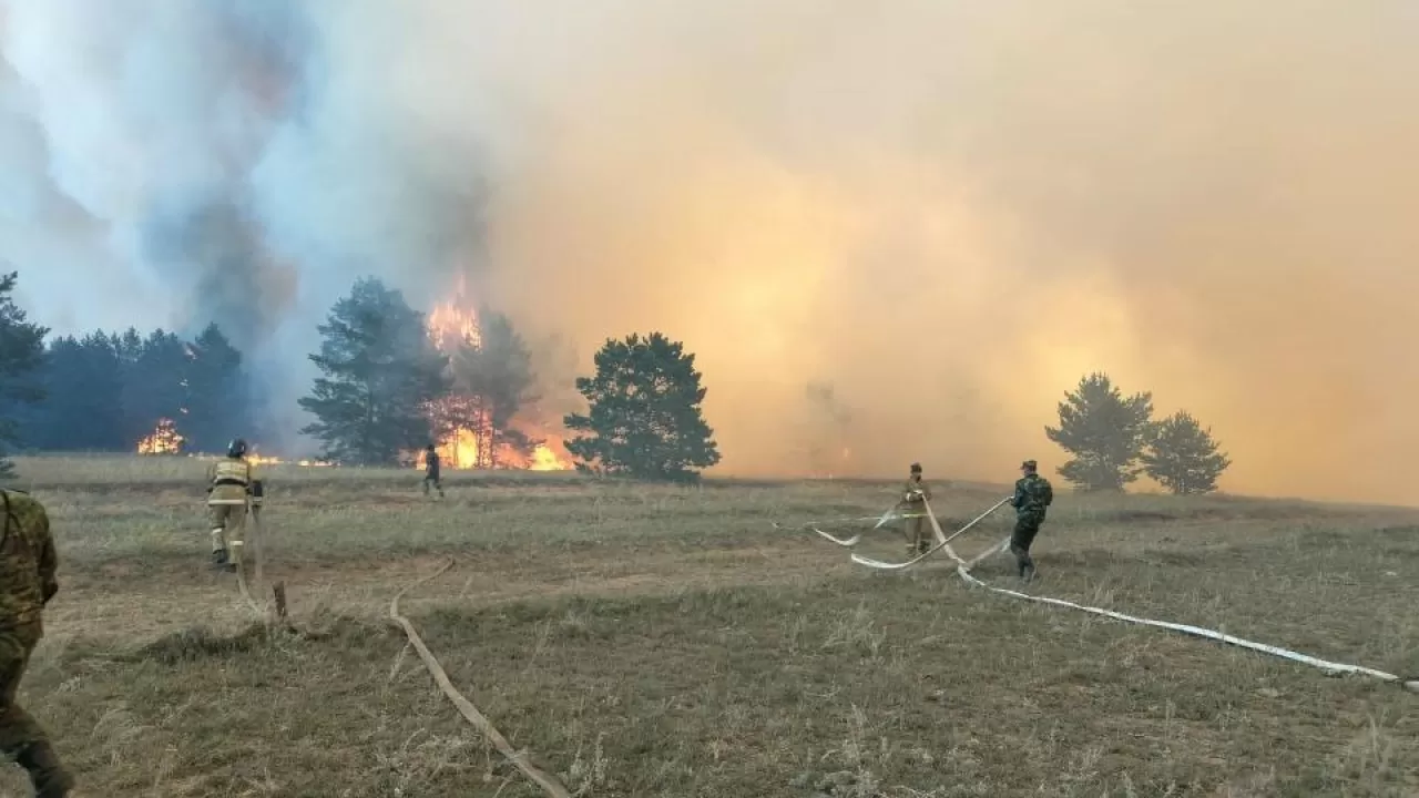 Елді мекендерге қауіп жоқ, қалдық от ошақтарын сөндіру жұмыстары жүргізілуде – Қостанайдағы өрт