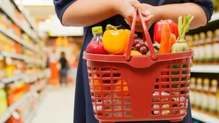 Испанские магазины не хотят фиксировать цены на базовые продукты