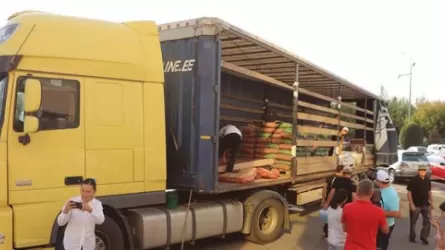 Еще две фуры гуманитарной помощи отправили в Костанай павлодарцы