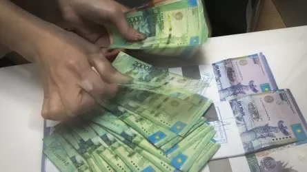 Более 63 млрд тенге казахстанцы перевели через системы денежных переводов  
