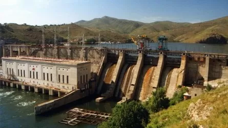 Правительство намерено передать госдоли участия в двух ГЭС "Самрук-Казына"