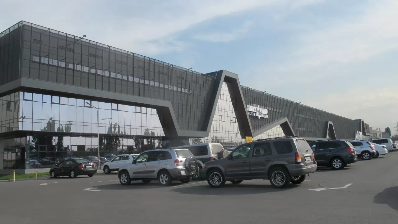 Посетителей торгового дома "Адем" эвакуировали в Алматы
