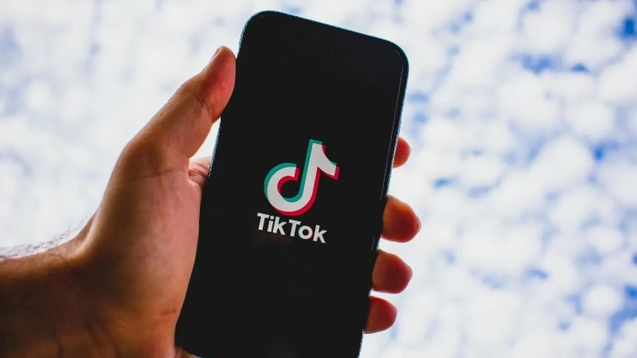 TikTok қазақ тілінде қолжетімді