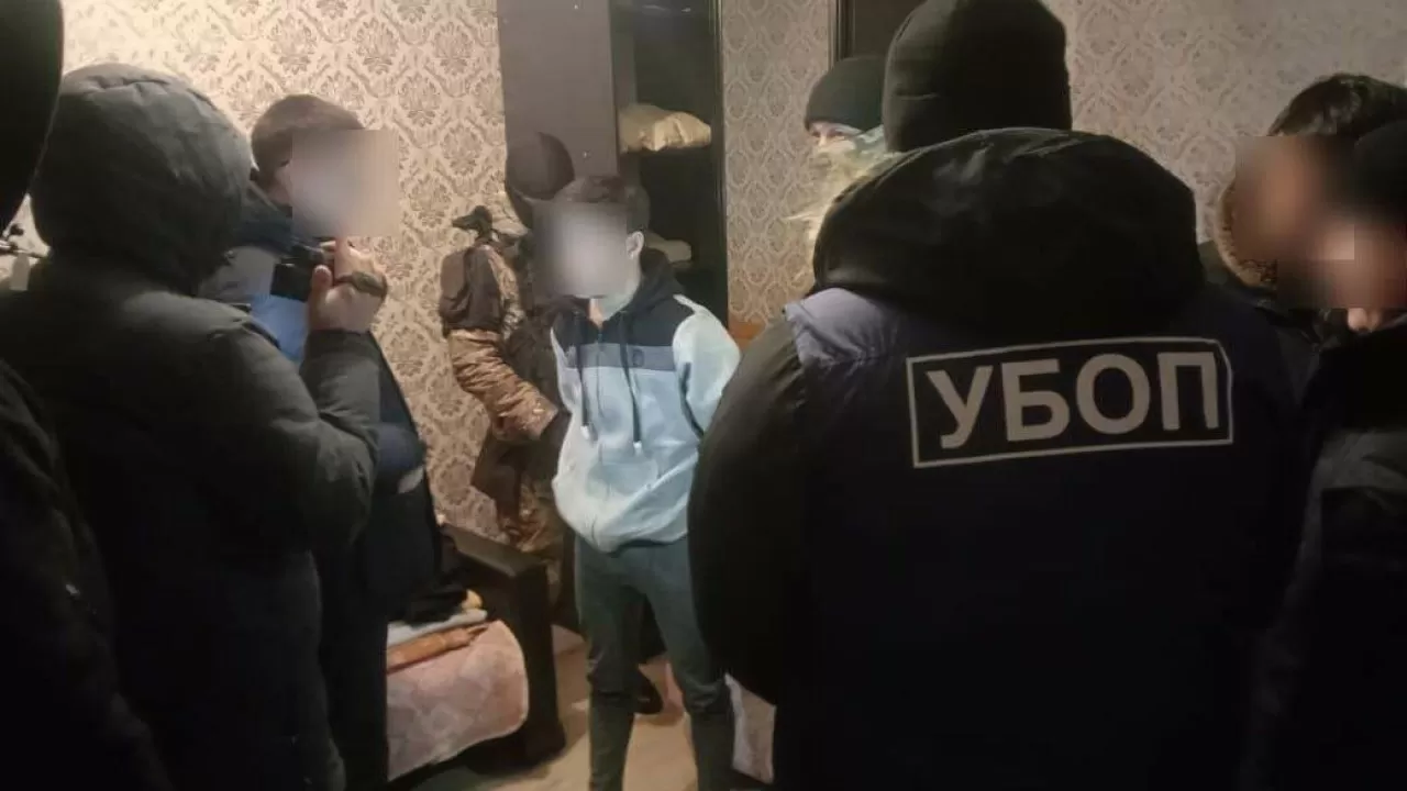Два кредита оформили вымогатели на жителя Кокшетау