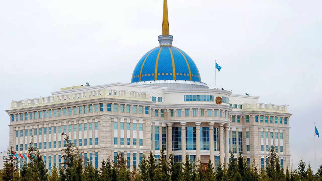Президент белгілі ақын Серікзат Дүйсенғазыға көңіл айтты