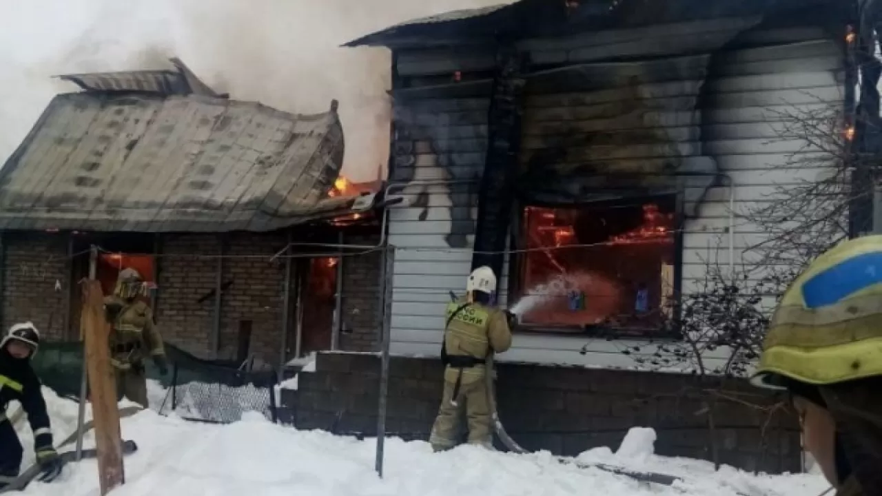 Уфада тұрғын үйдегі өрт кезінде екі адам қаза тапты