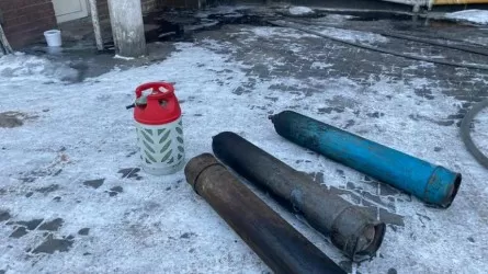 Талдықорғандық құтқарушылар өрттің арасынан 4 газ баллонын алып шықты