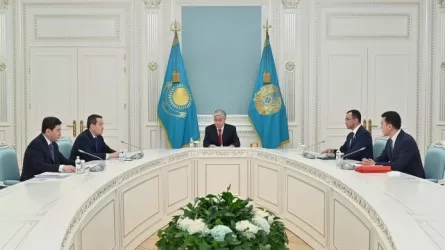 Токаев провел консультации по досрочному роспуску мажилиса и маслихатов