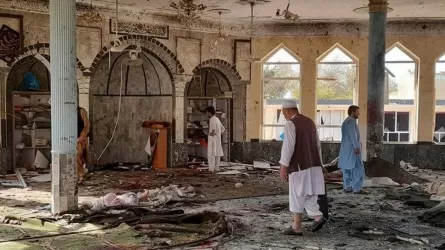 Мощный взрыв в мечети в Пакистане: число погибших выросло до 93 человек 