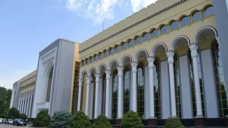 Өзбекстан СІМ әзірге Қазақстанға келуден бас тартуға кеңес береді