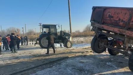 Трактор и поезд столкнулись в области Жетысу