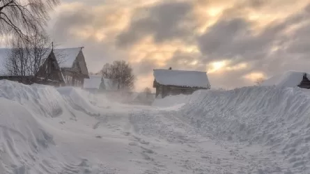 В ВКО поселок Алтайский из-за снега отрезан от большой земли
