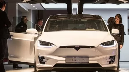Жителям Сингапура предлагают скидки на электромобили Tesla