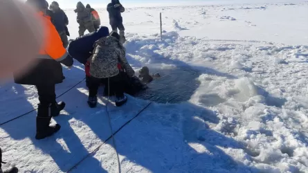 На Алаколе нашли тело утонувшего водителя