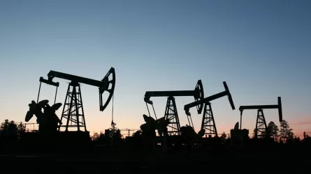 Против российской нефти могут ввести два "потолка цен"