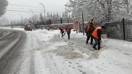 В Алматы и восьми областях Казахстана объявлено штормовое предупреждение 