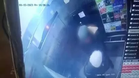 Астанада жеделсаты ішінде ер адам әйелін соққыға жыққан