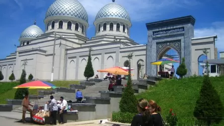 Треть иностранных туристов в Узбекистане составляют казахстанцы