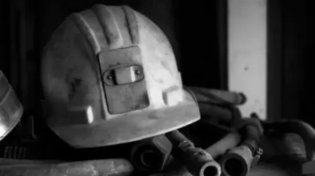 Қарағанды облысындағы кен орнының жұмысшысы үйінді астында қалып, көз жұмды