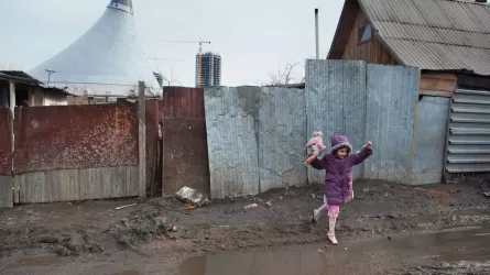 Запредельная бедность в Казахстане была в 90-е – социолог 