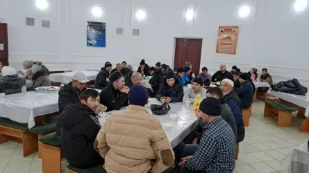 Ақмола облысында жолда қалған Тәжікстан азаматтары мешітті паналады