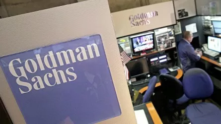 Американский банк Goldman Sachs сокращает более трети работников
