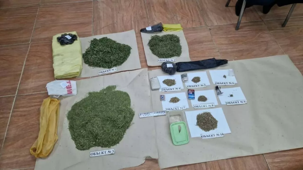 Қызылорда тұрғынынан тіркелмеген қару мен есірткі табылды
