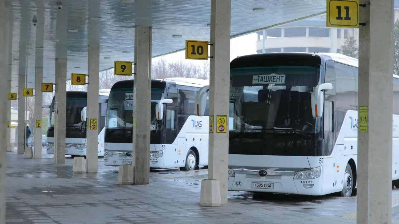 Узбекистан приостановил автобусное сообщение с Казахстаном